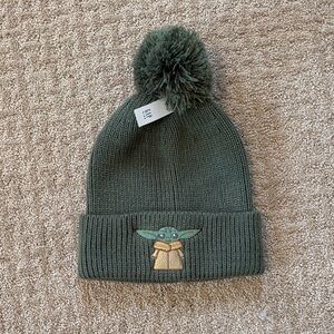 NWT Gap Kids Green Pom-Pom Beanie with Yoda!